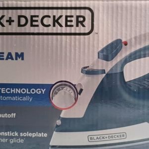 Black and Decker Iron. (Pre-owned) Blue and black. IR40V. Model.